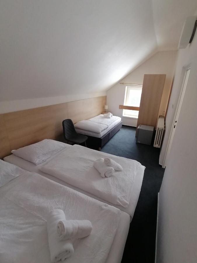 Horsky Hotel Jelenovska S Bazenem V Cene Valašské Klobouky Buitenkant foto