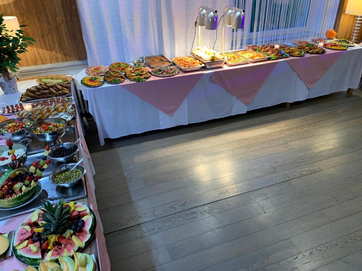 Horsky Hotel Jelenovska S Bazenem V Cene Valašské Klobouky Buitenkant foto