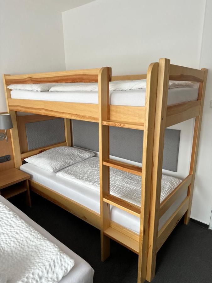 Horsky Hotel Jelenovska S Bazenem V Cene Valašské Klobouky Buitenkant foto