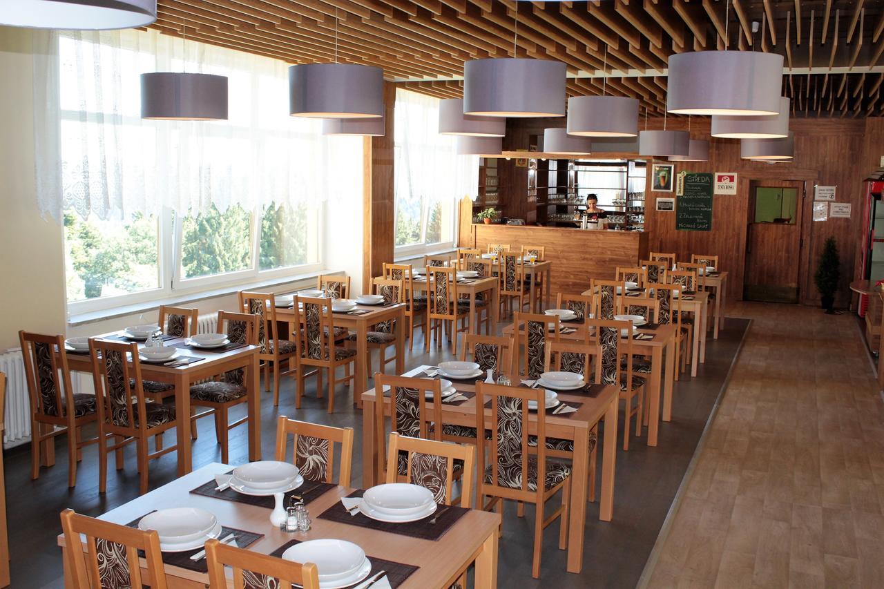 Horsky Hotel Jelenovska S Bazenem V Cene Valašské Klobouky Buitenkant foto