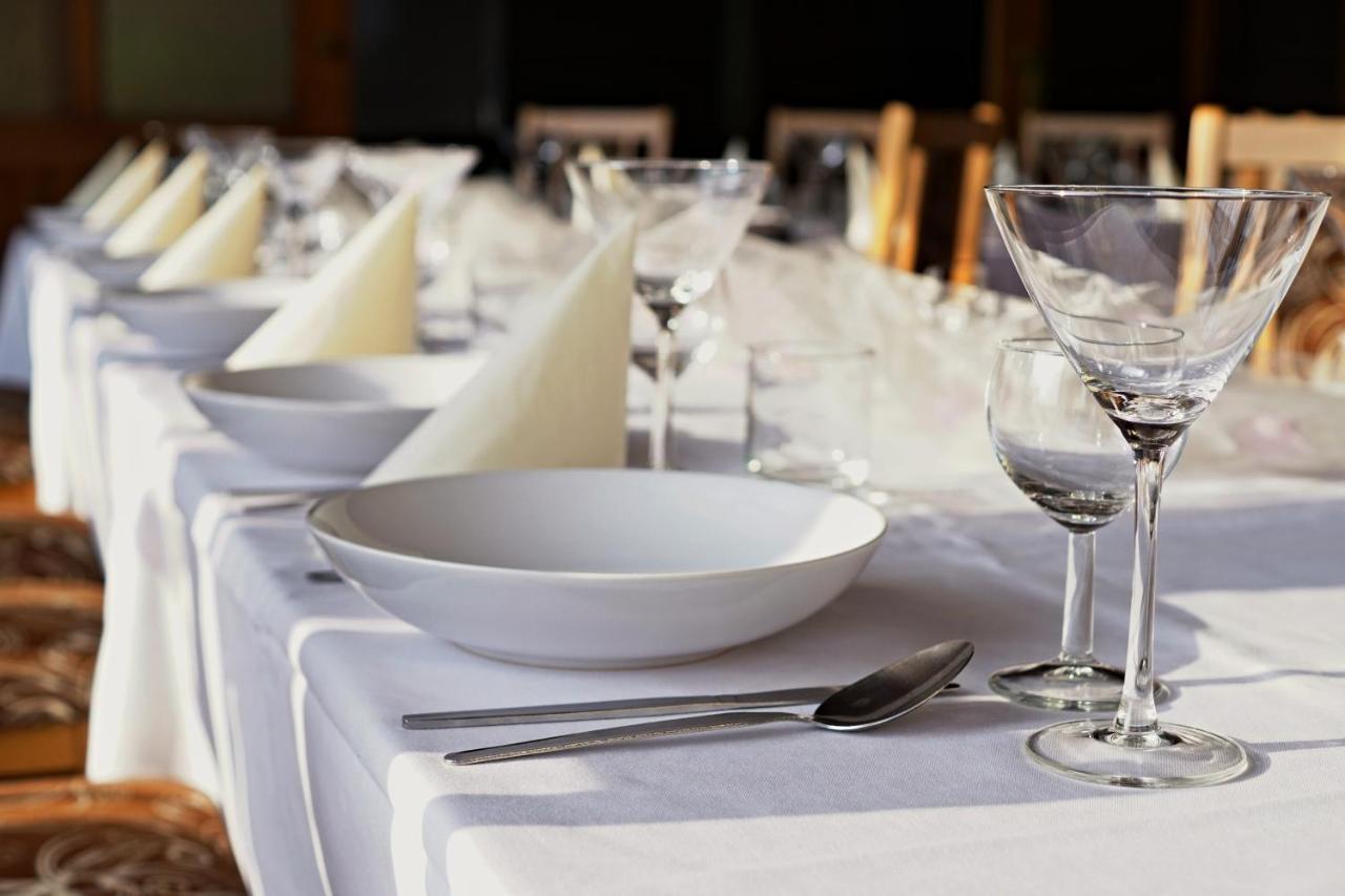 Horsky Hotel Jelenovska S Bazenem V Cene Valašské Klobouky Buitenkant foto