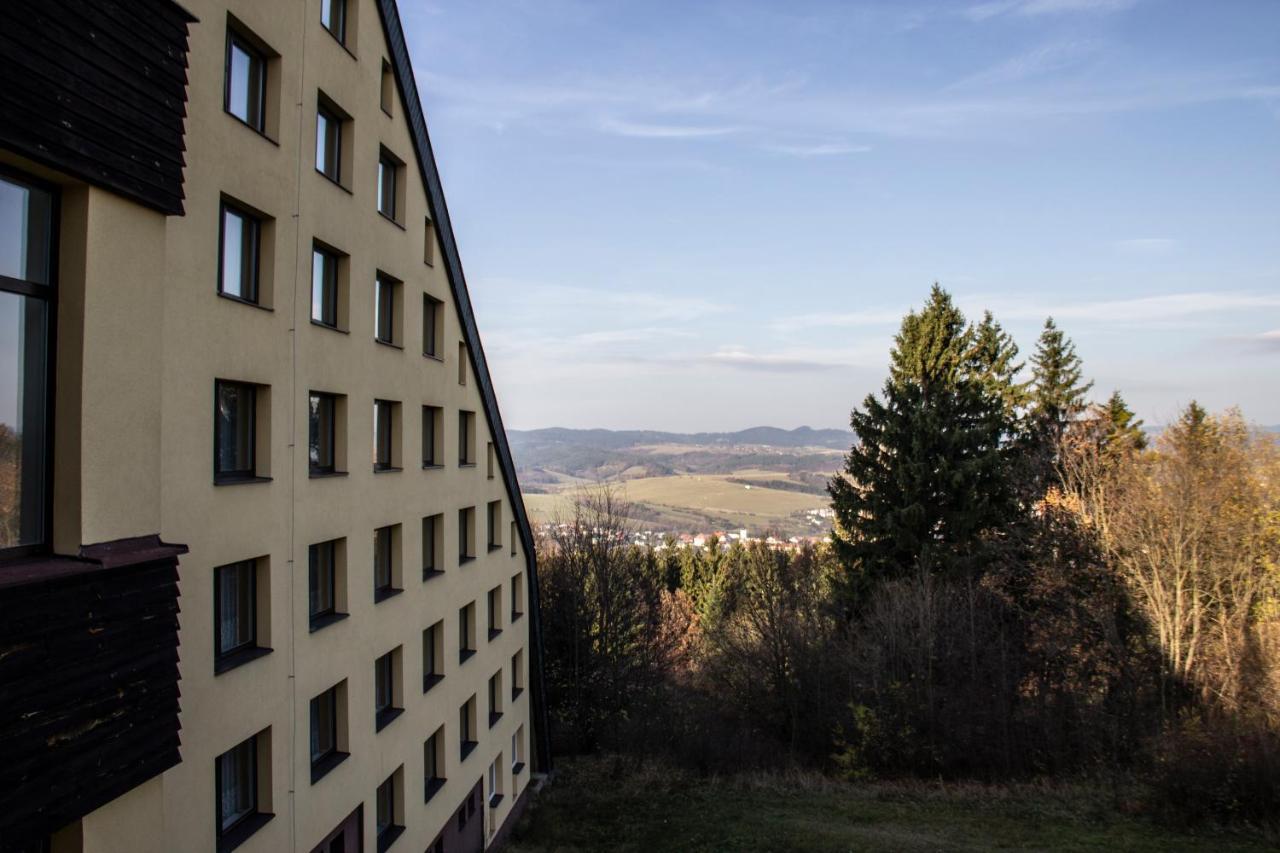 Horsky Hotel Jelenovska S Bazenem V Cene Valašské Klobouky Buitenkant foto