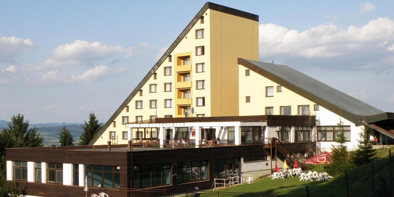 Horsky Hotel Jelenovska S Bazenem V Cene Valašské Klobouky Buitenkant foto